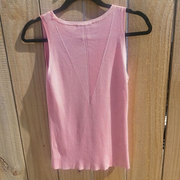 White House Black Market top size small - Picture 3 of 3